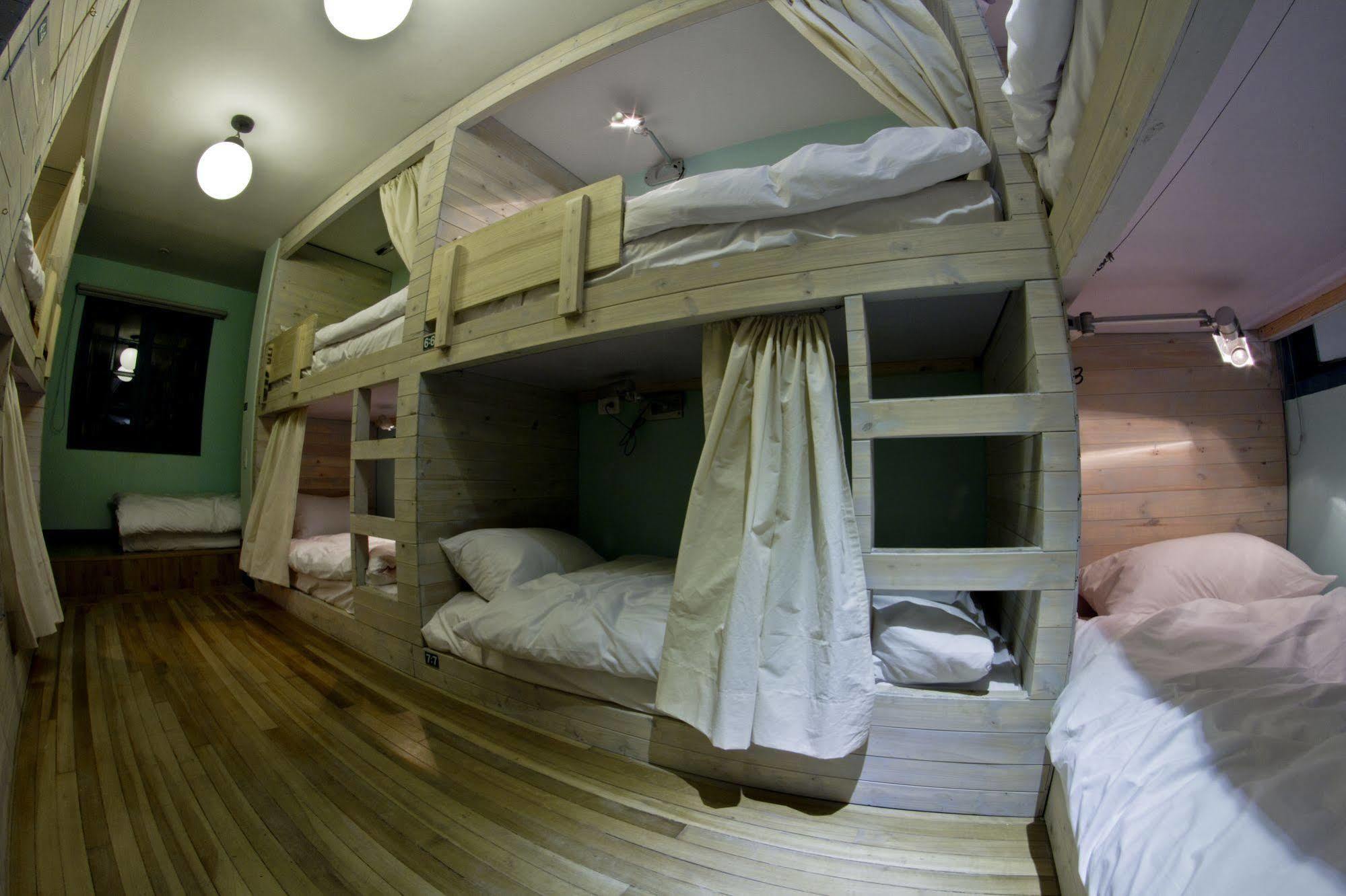 12:12 Hostels ボゴタ エクステリア 写真