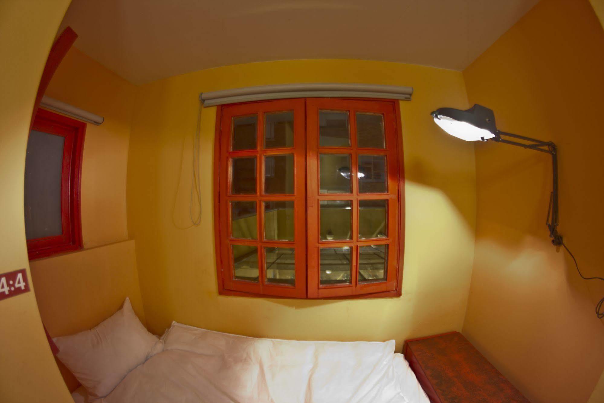 12:12 Hostels ボゴタ エクステリア 写真