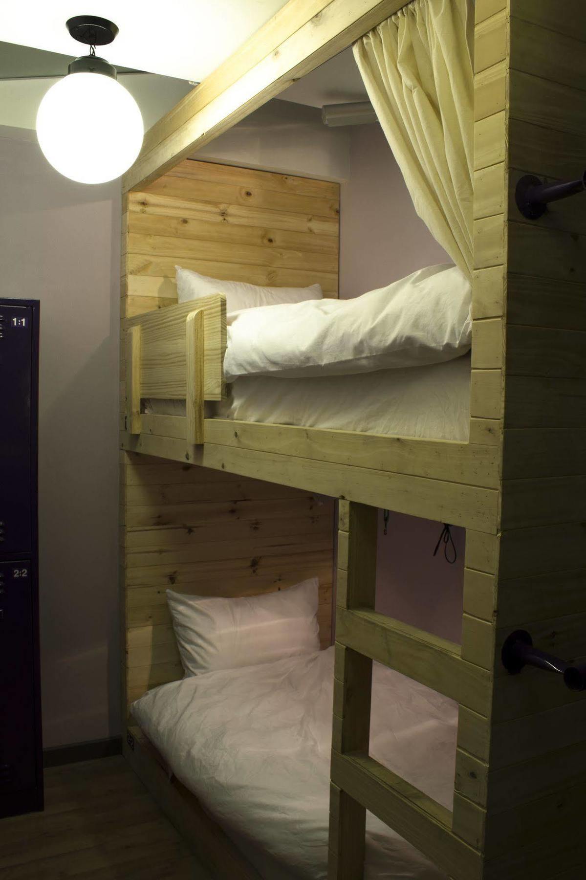 12:12 Hostels ボゴタ エクステリア 写真